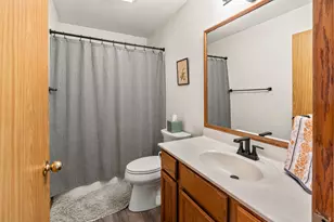 1566 Briarwood Ln, Hartford, WI 53027 - Photo 20