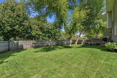 1566  Briarwood Ln, Hartford, WI 53027 - Photo 30