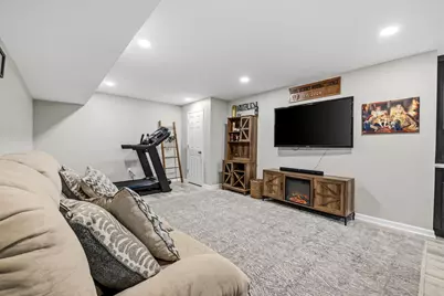 1298  Juniper Ln, Oconomowoc, WI 53066 - Photo 32