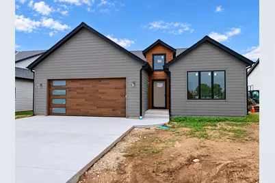 842  Stanton Way, Saukville, WI 53080 - Photo 2