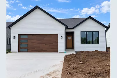846  Stanton Way, Saukville, WI 53080 - Photo 1