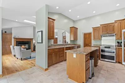 N74W16142  Stonewood Dr, Menomonee Falls, WI 53051 - Photo 14