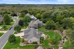 N74W16142 Stonewood Dr, Menomonee Falls, WI 53051 - Photo 2