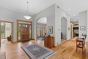 N74W16142 Stonewood Dr, Menomonee Falls, WI 53051 - Photo 8