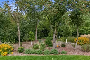 N74W16142 Stonewood Dr, Menomonee Falls, WI 53051 - Photo 38