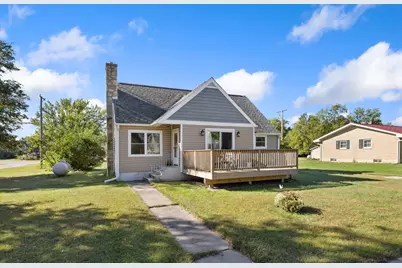 301  Michaels St, Cochrane, WI 54622 - Photo 2