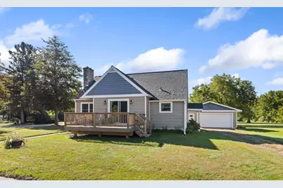 301  Michaels St, Cochrane, WI 54622 - Photo 4
