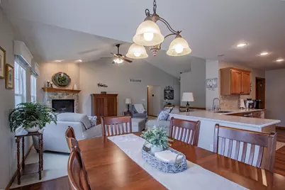 435  Crestwood Dr, Johnson Creek, WI 53038 - Photo 10