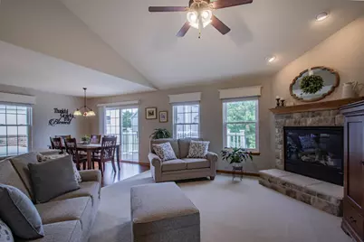 435  Crestwood Dr, Johnson Creek, WI 53038 - Photo 6