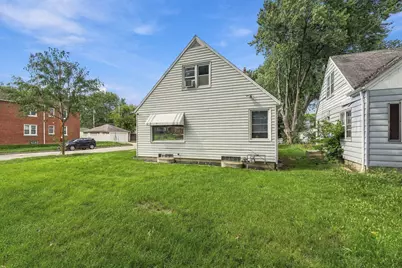 5800 W Vienna Ave, Milwaukee, WI 53216 - Photo 10
