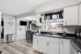 5800 W Vienna Ave, Milwaukee, WI 53216 - Photo 22