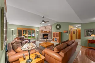 506 E Rossman St, Hartford, WI 53027 - Photo 4