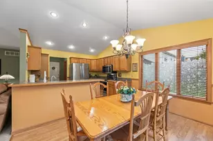 506 E Rossman St, Hartford, WI 53027 - Photo 8