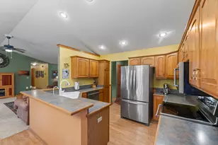 506 E Rossman St, Hartford, WI 53027 - Photo 12