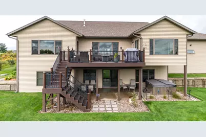 W3816  Highland Dr, Greenfield, WI 54601 - Photo 6