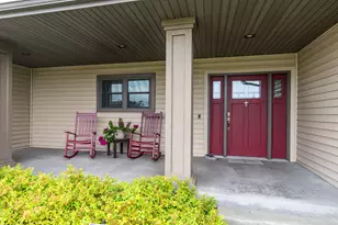 W3816 Highland Dr, Greenfield, WI 54601 - Photo 4
