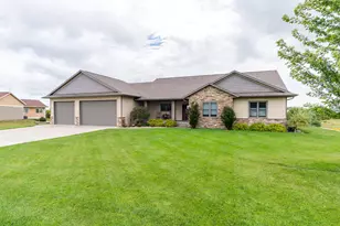 W3816 Highland Dr, Greenfield, WI 54601 - Photo 2