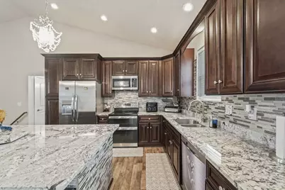 9022 W Stuth Ave, West Allis, WI 53227 - Photo 8