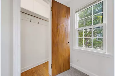 325 E Gauer Cir, Milwaukee, WI 53207 - Photo 12
