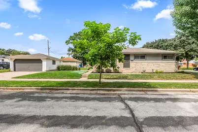 7306 W River Bend Dr, Milwaukee, WI 53219 - Photo 2