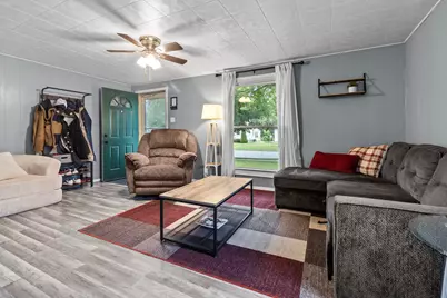1126 E Wisconsin St, Delavan, WI 53115 - Photo 4