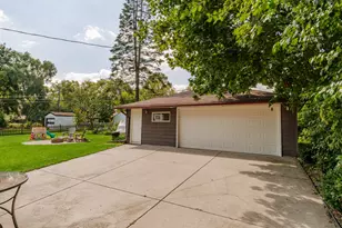 7115 N Seneca Ave, Glendale, WI 53217 - Photo 28