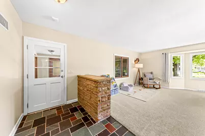 7115 N Seneca Ave, Glendale, WI 53217 - Photo 4