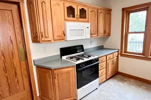914 St Clair St, Manitowoc, WI 54220 - Photo 12