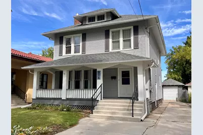 914  St Clair St, Manitowoc, WI 54220 - Photo 1