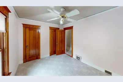 914  St Clair St, Manitowoc, WI 54220 - Photo 26