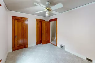 914 St Clair St, Manitowoc, WI 54220 - Photo 26