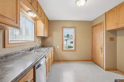 2113 S 59th St, Milwaukee, WI 53219 - Photo 12