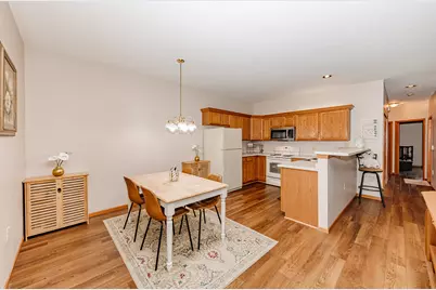 11200 W Gilbert Ave #D, Wauwatosa, WI 53226 - Photo 4