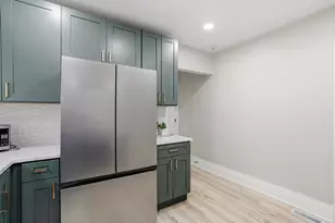 2945 N 73rd St, Milwaukee, WI 53210 - Photo 10