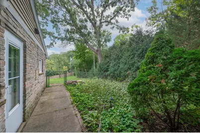 2417 N 117th St, Wauwatosa, WI 53226 - Photo 28