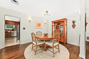 2417 N 117th St, Wauwatosa, WI 53226 - Photo 8