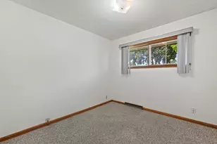 6430 N 48th Ct, Milwaukee, WI 53223 - Photo 6