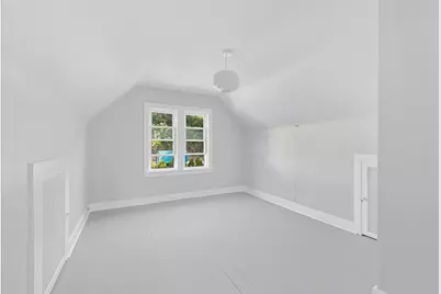 7305  Blanchard St #Upper, Wauwatosa, WI 53213 - Photo 8