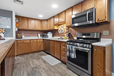 915  Bayview Ave, Twin Lakes, WI 53181 - Photo 4