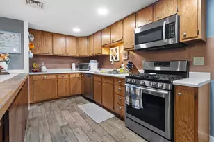915 Bay View Ave, Twin Lakes, WI 53181 - Photo 4