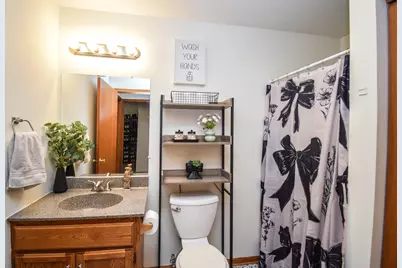 859  Quinlan Dr #H, Pewaukee, WI 53072 - Photo 20