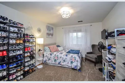 859  Quinlan Dr #H, Pewaukee, WI 53072 - Photo 18