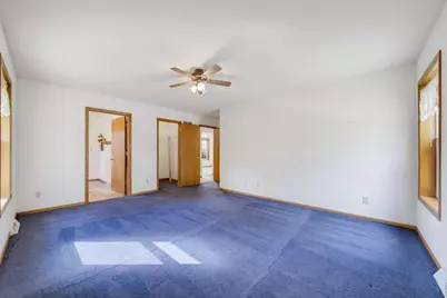 9260 S 44th St, Franklin, WI 53132 - Photo 18