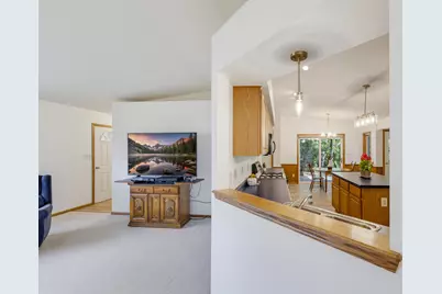 9260 S 44th St, Franklin, WI 53132 - Photo 4