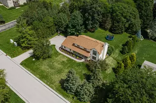 W237N3390 Five Fields Rd, Pewaukee, WI 53072 - Photo 2
