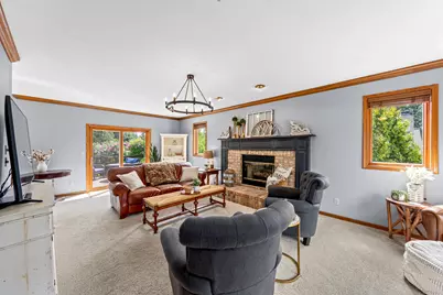 W237N3390  Five Fields Rd, Pewaukee, WI 53072 - Photo 8