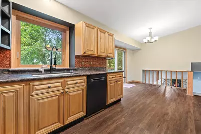 W5127  Hawkhunter Rd, Sugar Creek, WI 53121 - Photo 10