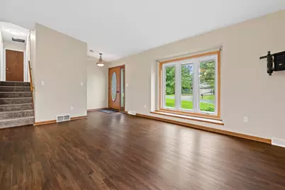 W5127  Hawkhunter Rd, Sugar Creek, WI 53121 - Photo 16