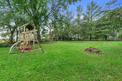 W5127  Hawkhunter Rd, Sugar Creek, WI 53121 - Photo 40