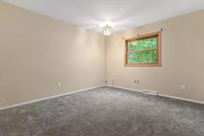 W5127  Hawkhunter Rd, Sugar Creek, WI 53121 - Photo 20